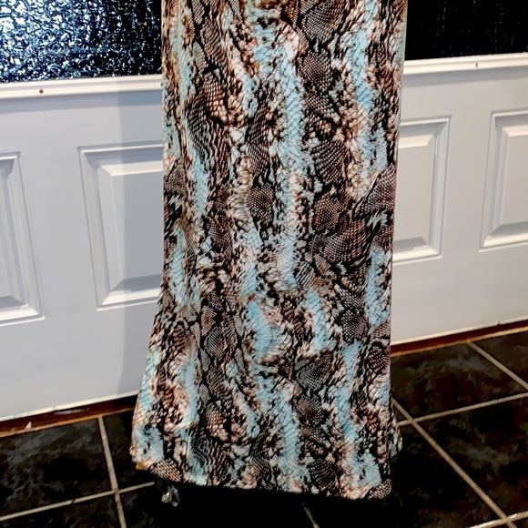 Cache evening gown, classy sexy & beautiful S/M pictures do it no justice - Picture 5 of 13